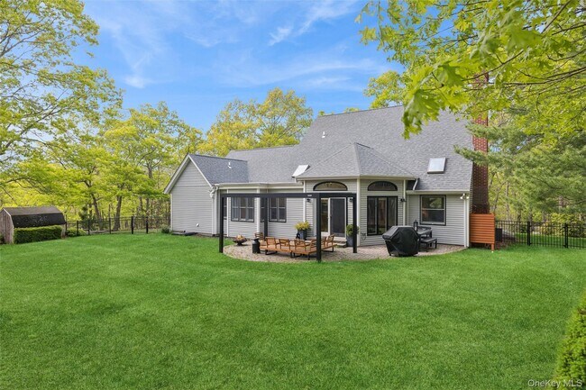 Building Photo - 2 Red Creek Cir
