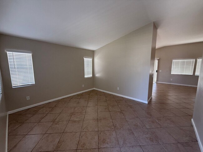 Building Photo - Remodeled Three Bedroom Two Bath in Hemet!