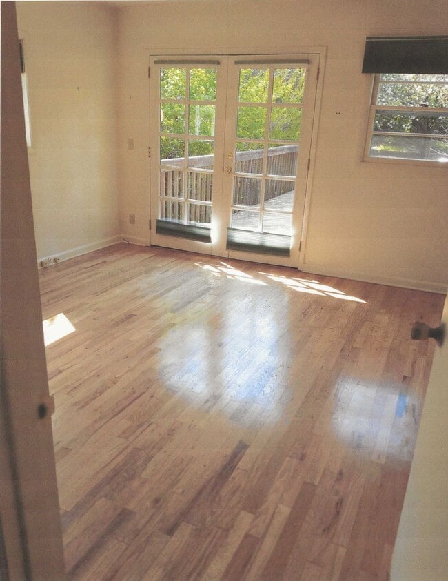 Building Photo - Available August 6th: Must See Mid Century...