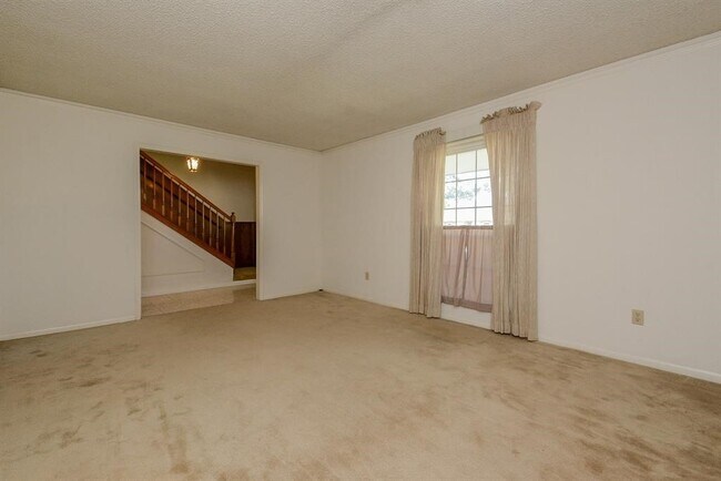 Building Photo - 5731 Old Lodge Dr