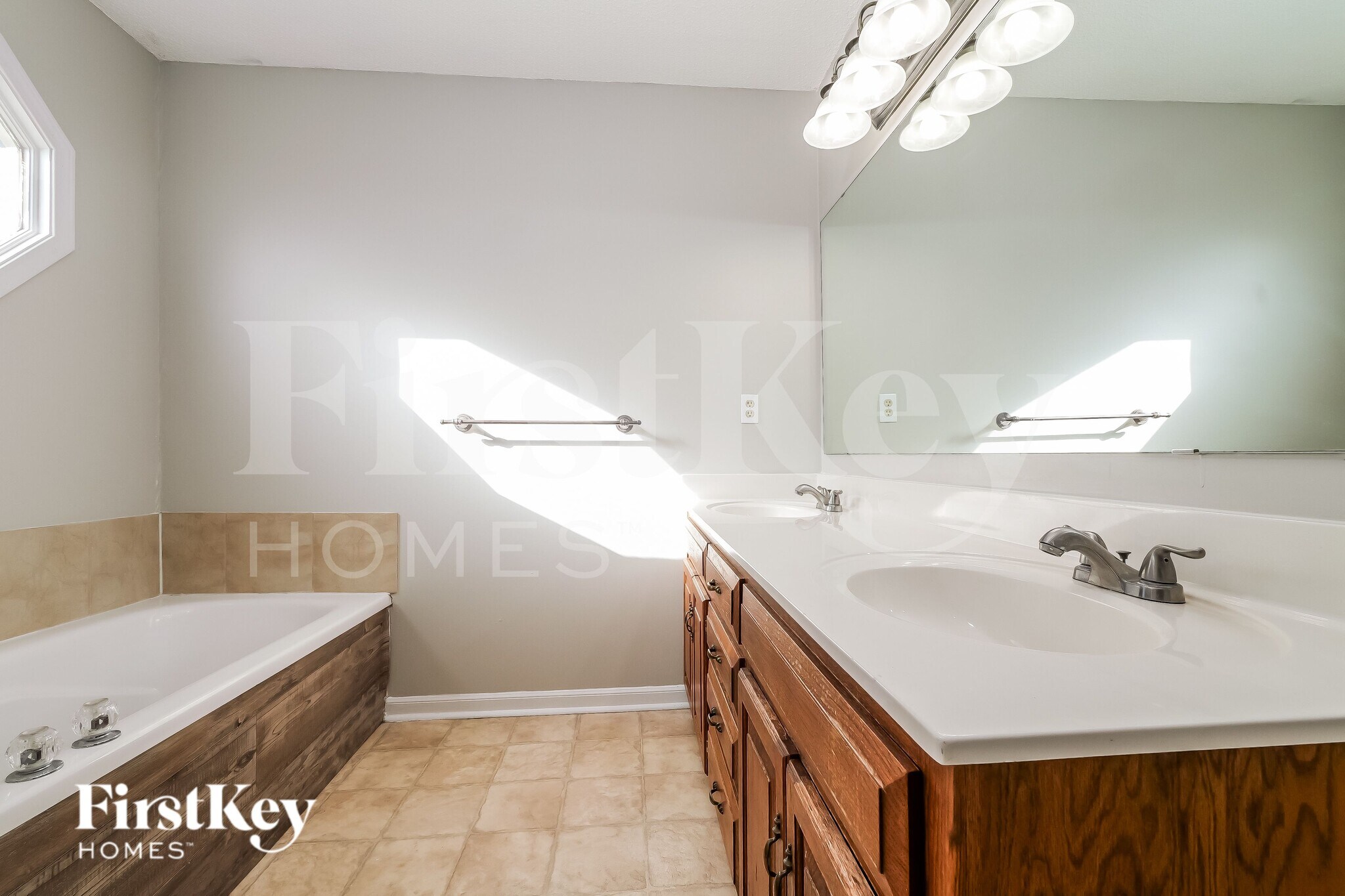 Building Photo - 1409 NE 101st Terrace