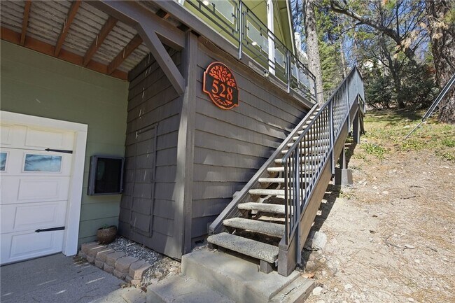 Building Photo - 528 Brentwood Dr