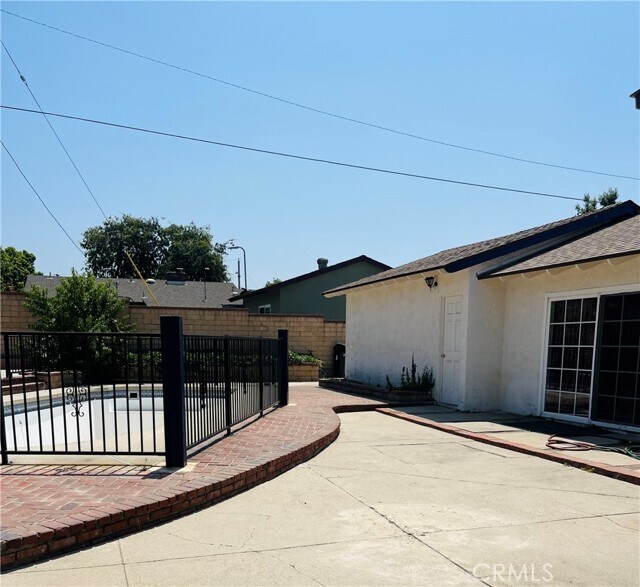 Building Photo - 136 Sandalwood Pl