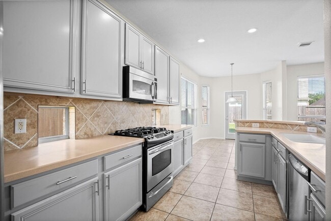 Building Photo - 30218 Legacy Pines Dr