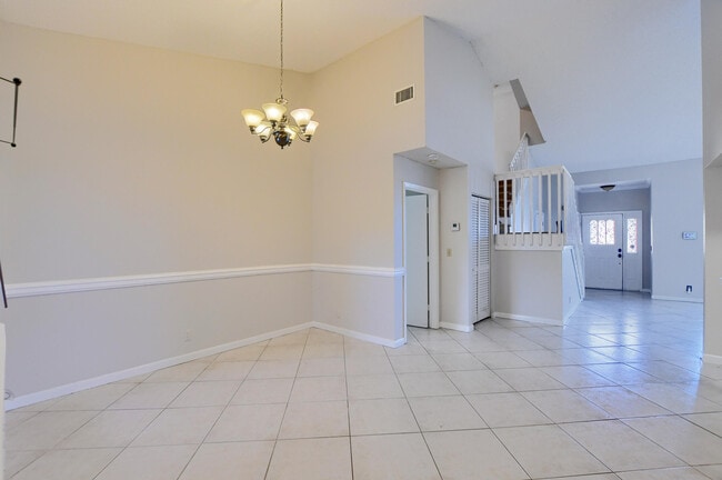 Building Photo - 22556 Middletown Dr