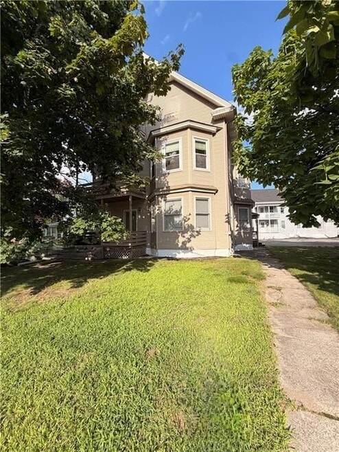 Building Photo - 1014 Park Ave