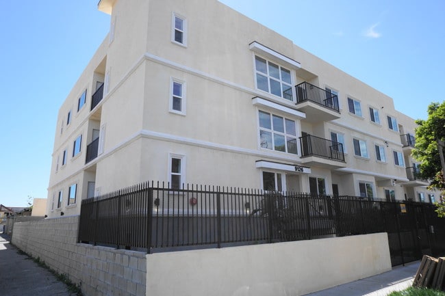 Building Photo - 9126 Langdon Ave