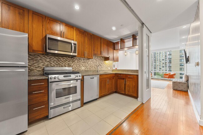 Building Photo - 20 Newport Pkwy