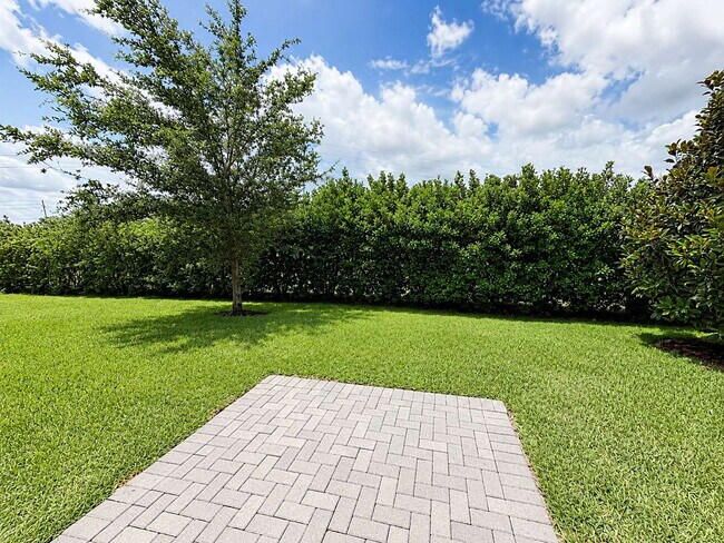 Building Photo - 214 Tarpon Bay Blvd