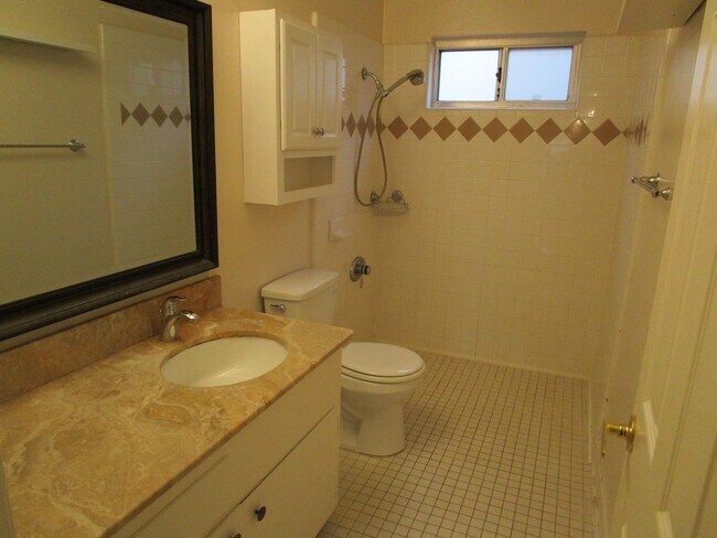 Building Photo - Location, Location, Location- Vintner Condo's