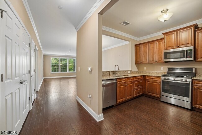 Building Photo - 4108 Hoover Ln