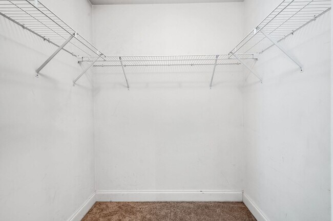 Building Photo - Awesome 3BE/2.5BA home in Bellevue!