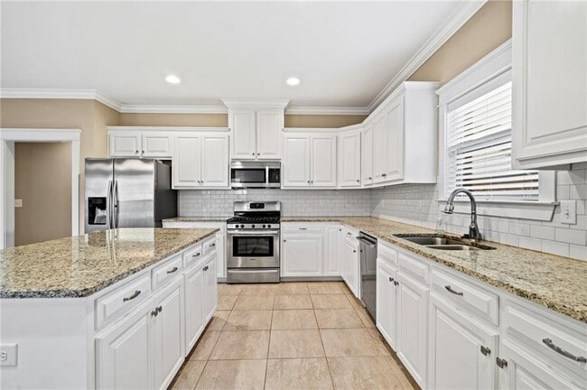 Building Photo - 7817 Hemlock St