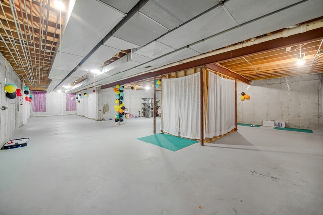 Building Photo - 2872 Whispering Oaks Ct