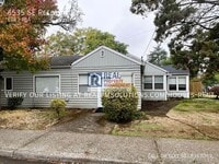 Building Photo - 6535 SE Reedway St