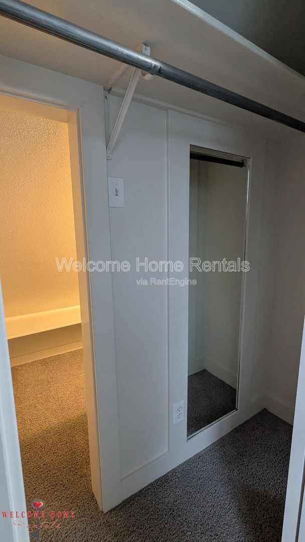 Building Photo - 4520 S Thompson Ave