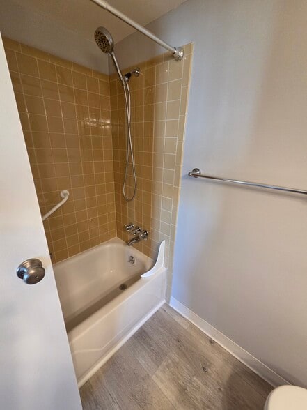Hall bathroom - 7801 W 35th Ave