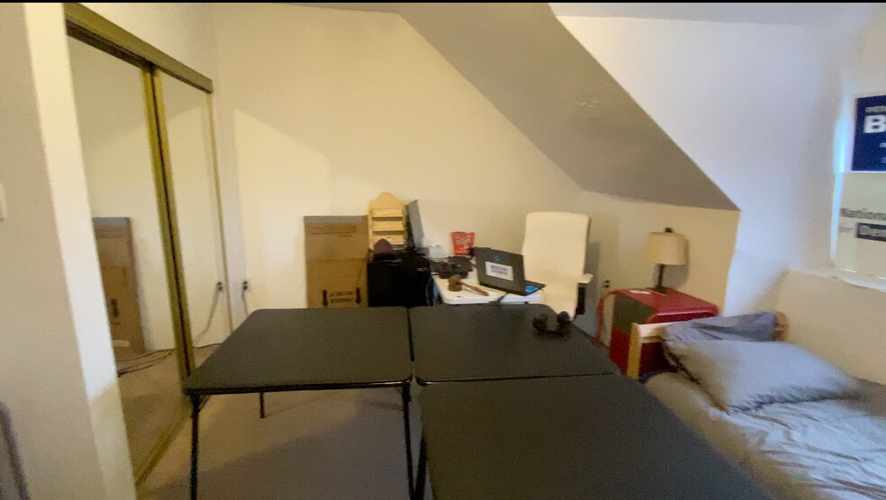 Building Photo - 5819 Bartlett St