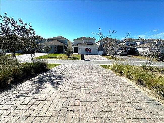 Building Photo - 11288 Listening Dr