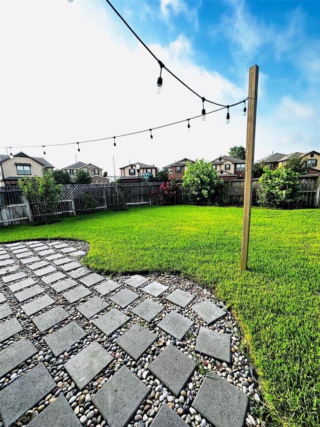 Building Photo - 15811 Copper Oak Ln