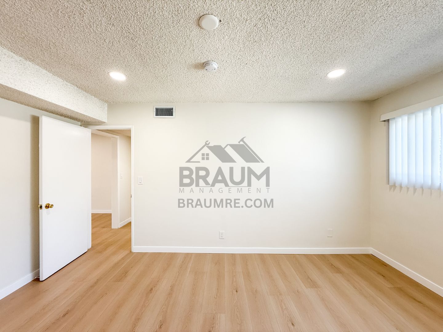 Building Photo - 6041 Whitsett Ave