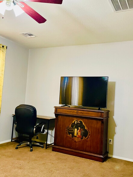 Building Photo - 11136 East Starkey Avenue