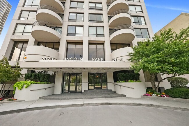 Building Photo - 2020 N Lincoln Park W