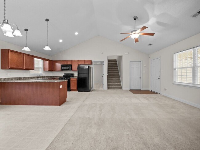 Building Photo - Welcome to Eastport!