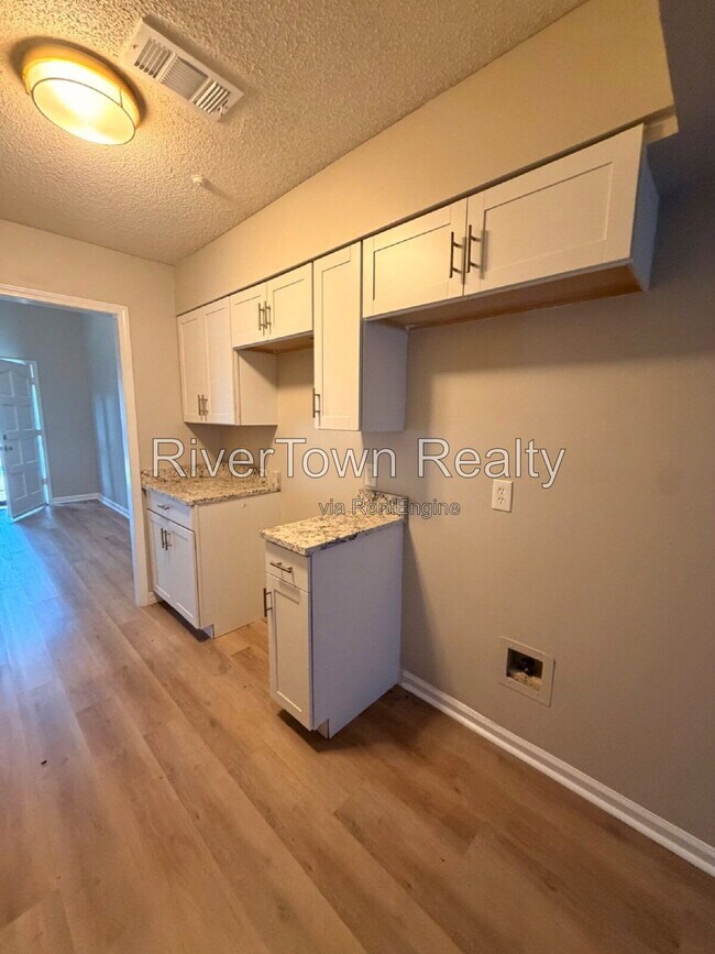 Building Photo - 8272 Cedar Chest Dr