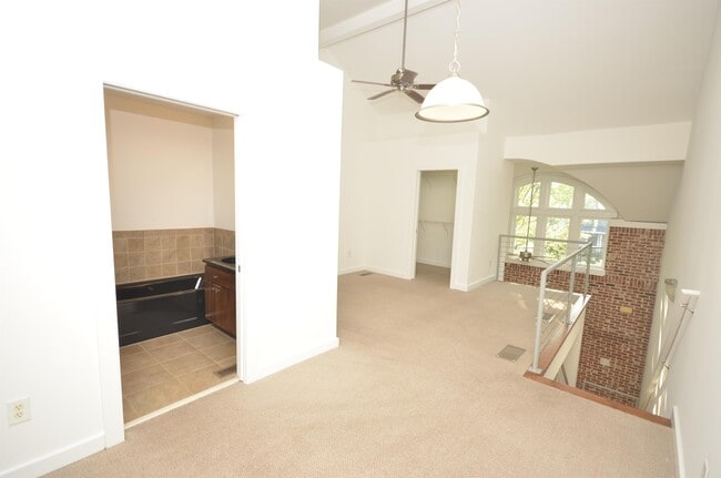 Building Photo - 142 Moreland Ave SE