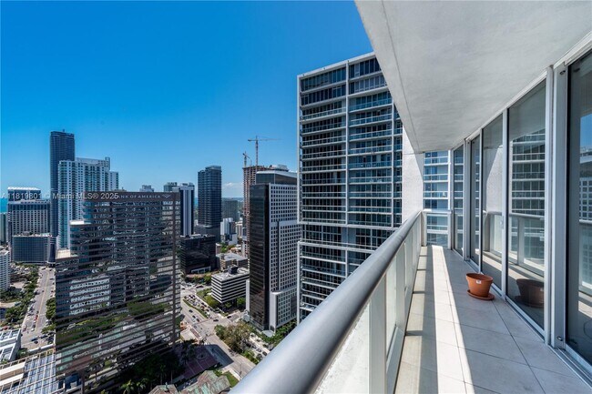 Building Photo - 475 Brickell Ave