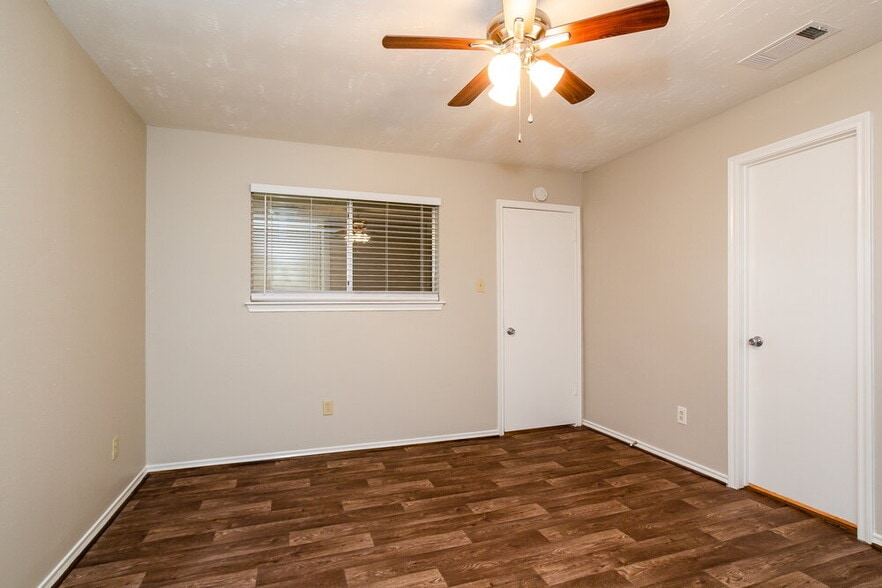 Building Photo - 15238 Bedford Glen Dr