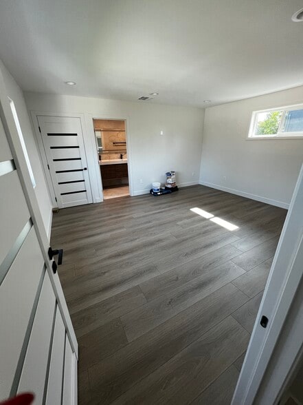 Building Photo - 14939 Tuba St