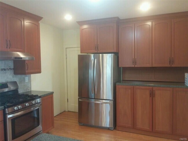 Building Photo - 453 Wendell Terrace