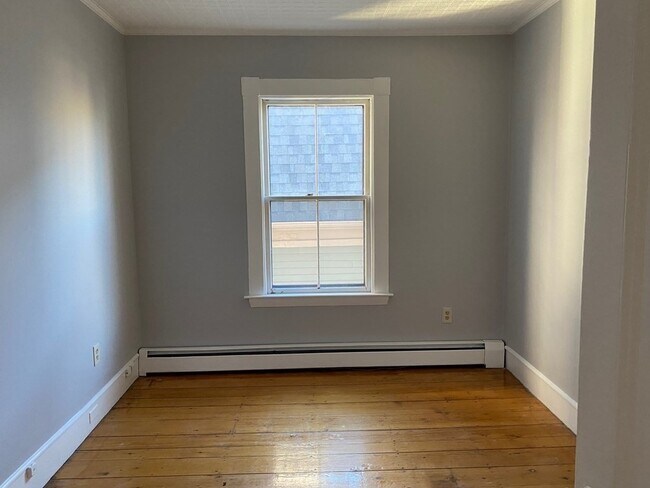 Building Photo - 204 Banks St