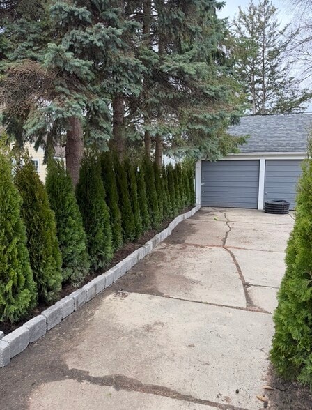 Building Photo - 4443 Grayton St