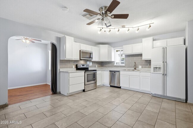 Building Photo - 12216 N 107th Ave