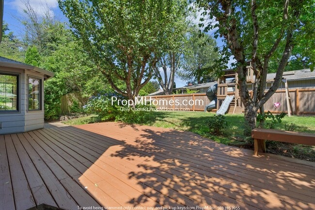 Building Photo - Updated Three Bedroom Home in Tigard!