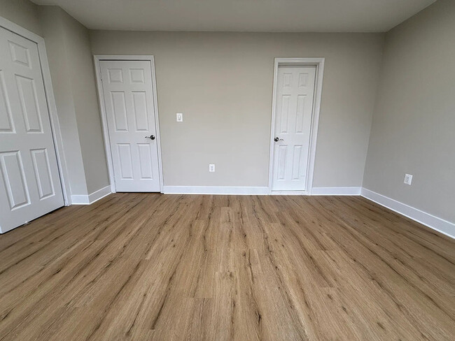 Building Photo - 11 Van Buren Pl