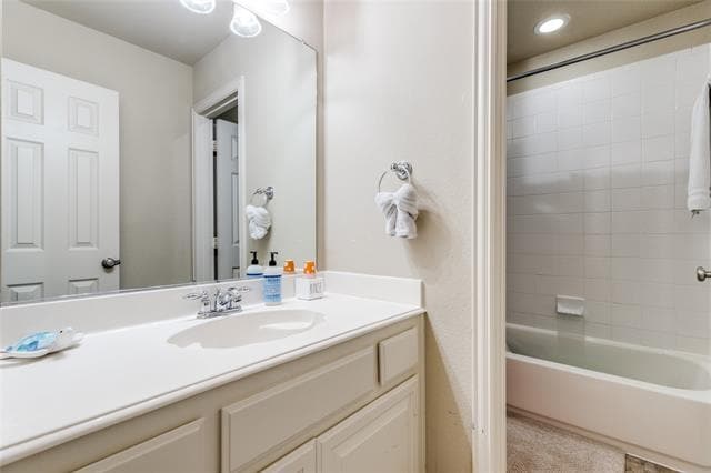 Building Photo - 11091 Apple Valley Dr