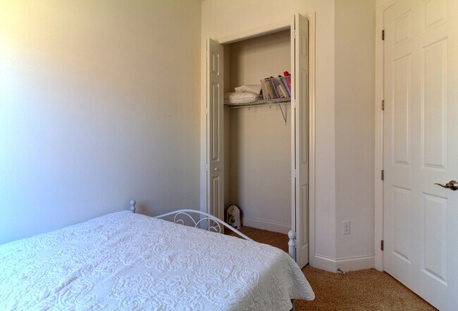 Building Photo - 7233 101st Ln