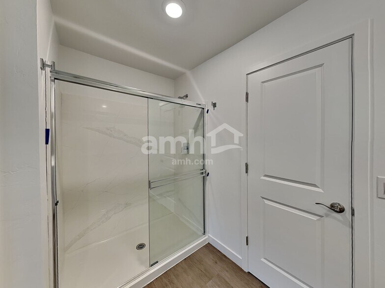 Building Photo - 6192 W Calle Lingo