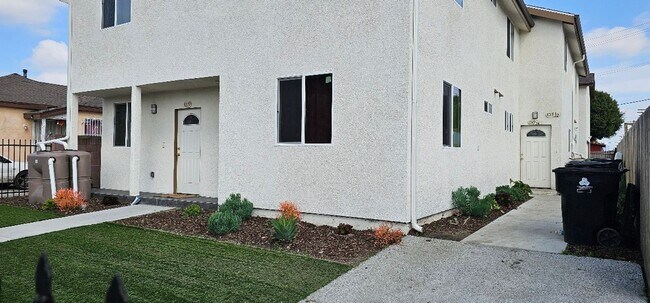 Building Photo - 84(1019E)