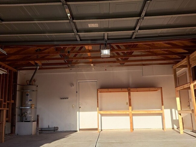 Building Photo - Single story residence
