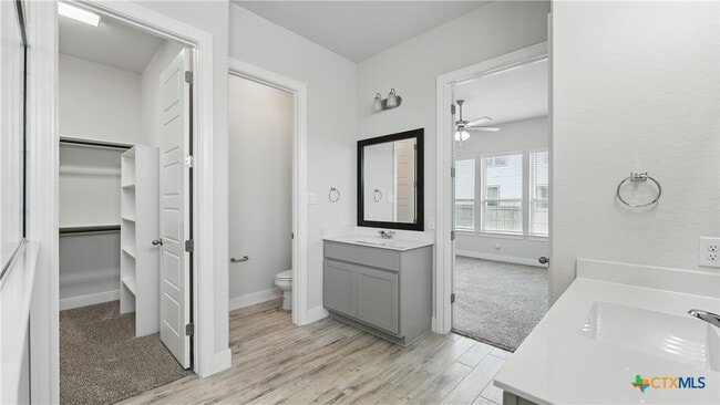 Building Photo - 1606 Folk Victorian Rd