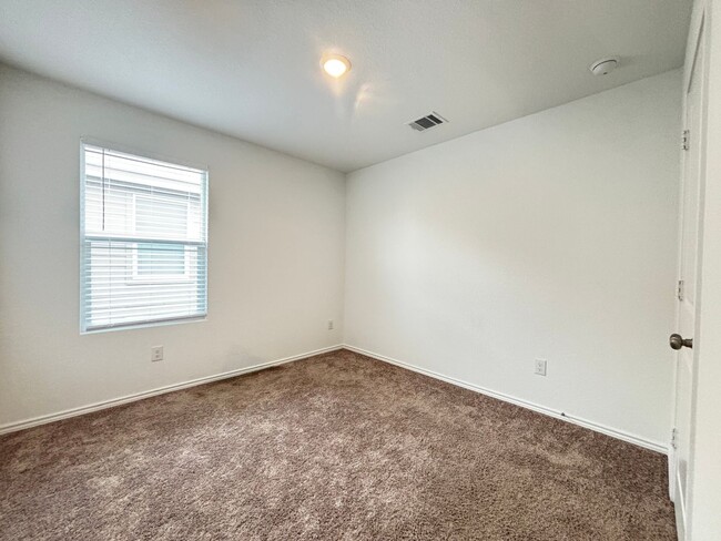 Building Photo - Beautiful Single Family Home in Steelwood ...