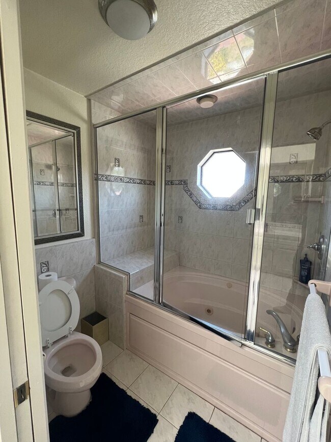 Building Photo - Rio Bravo Home MOVE IN SPECIAL