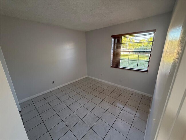 Building Photo - 2451 SW 86th Ave