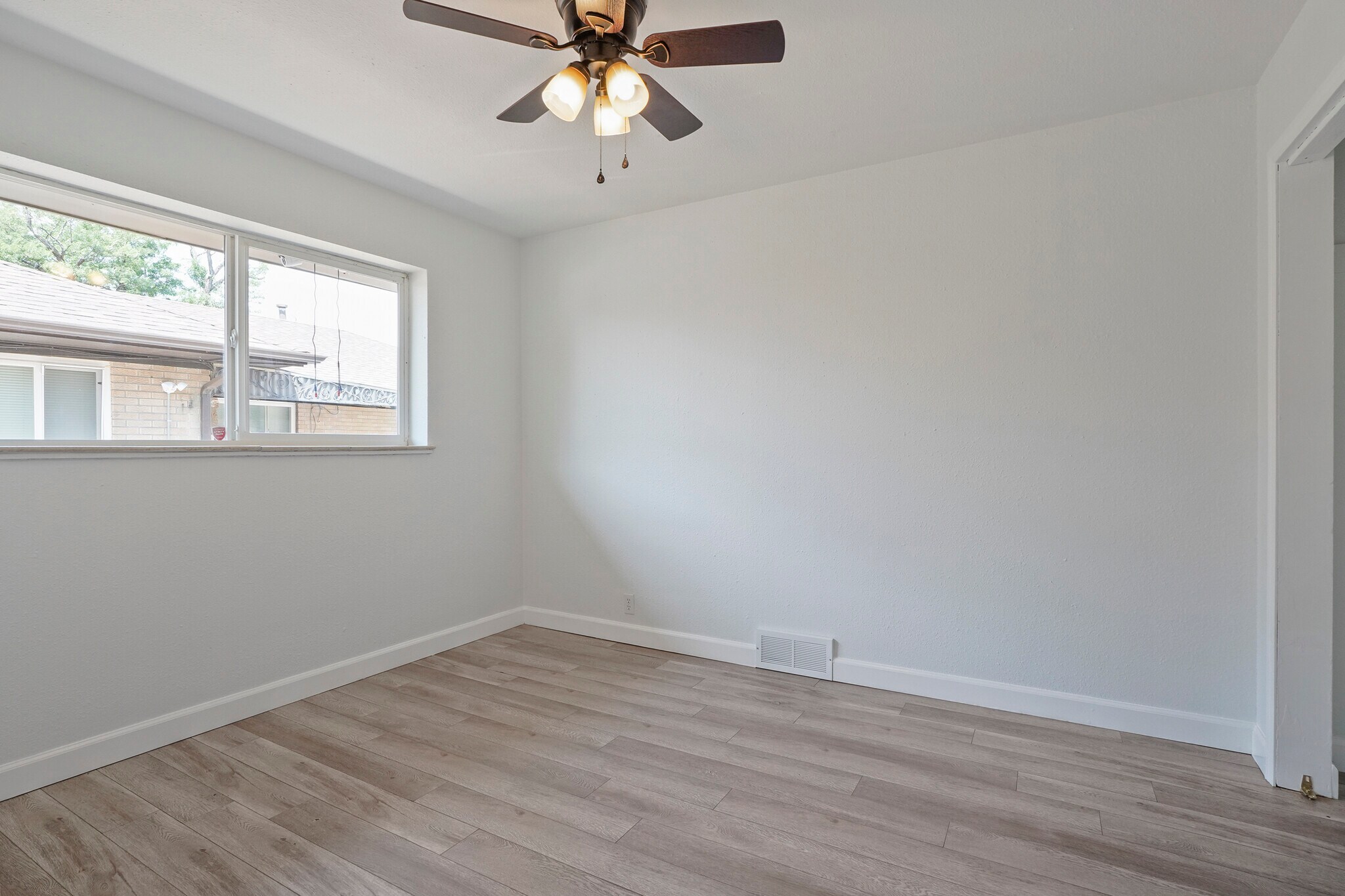 Upper bedroom 2, light and airy - 1173 Dayton St