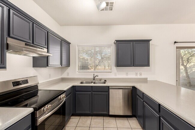 Building Photo - 24110 W Hadley St